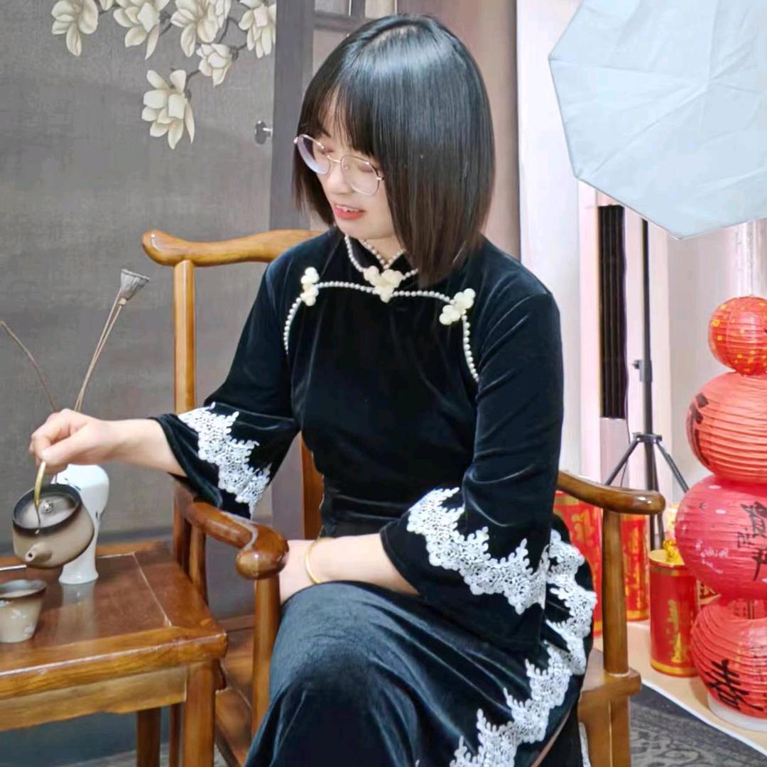 左文艳