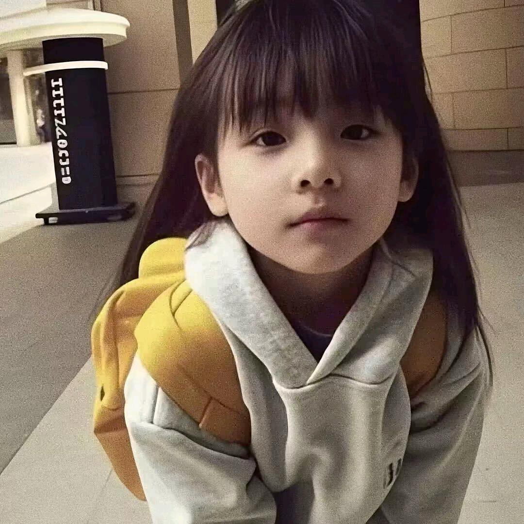 蓝蓝的玫瑰