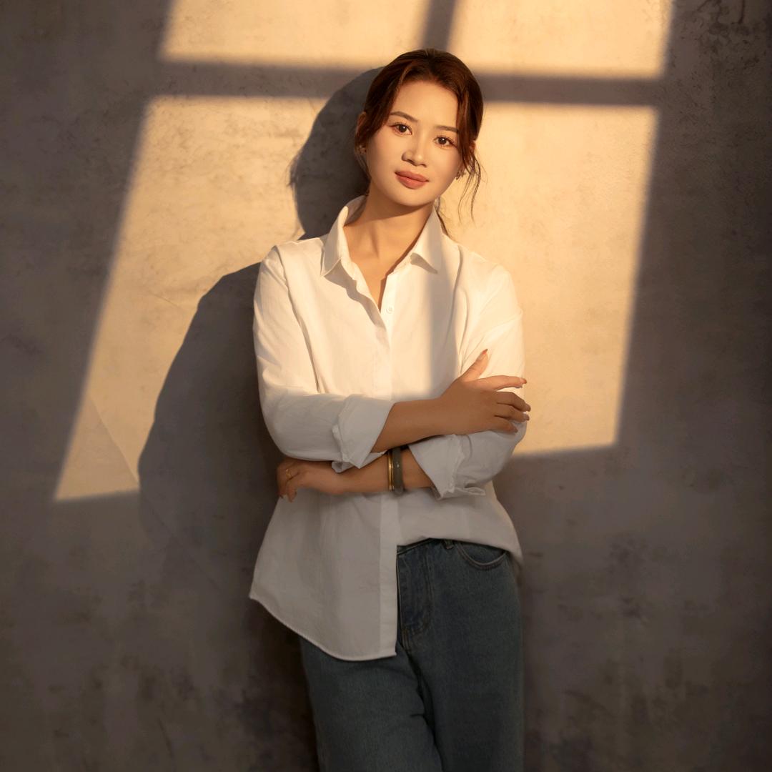 漂亮的龙女士