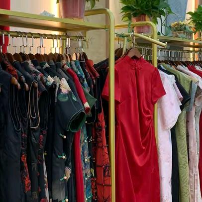 爱裳旗袍服装店  (鼎和广场)