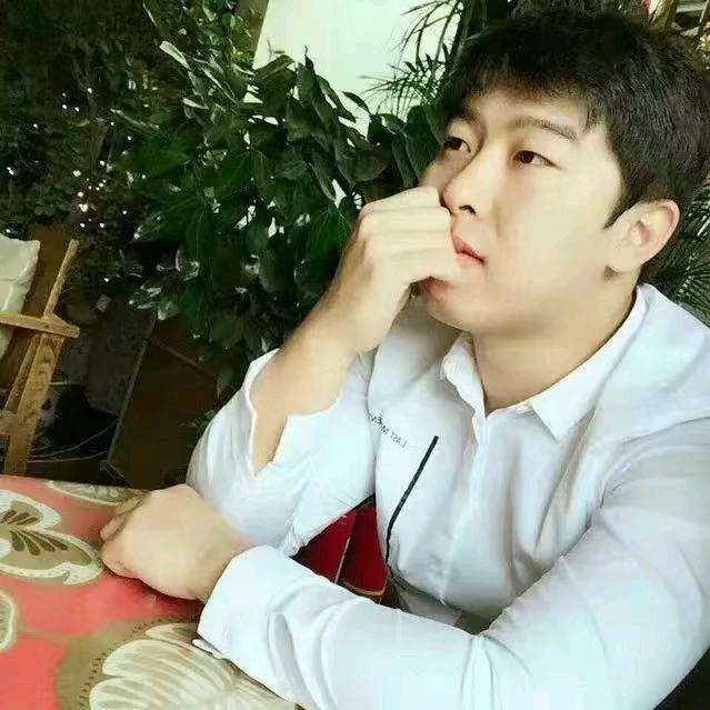 等一个人。