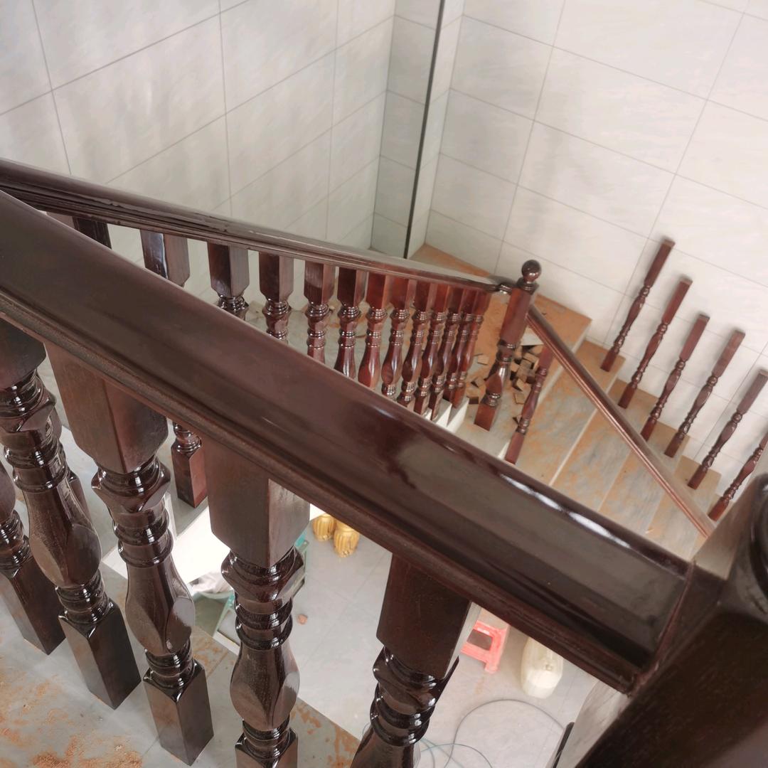 隆林言森实木楼梯扶手