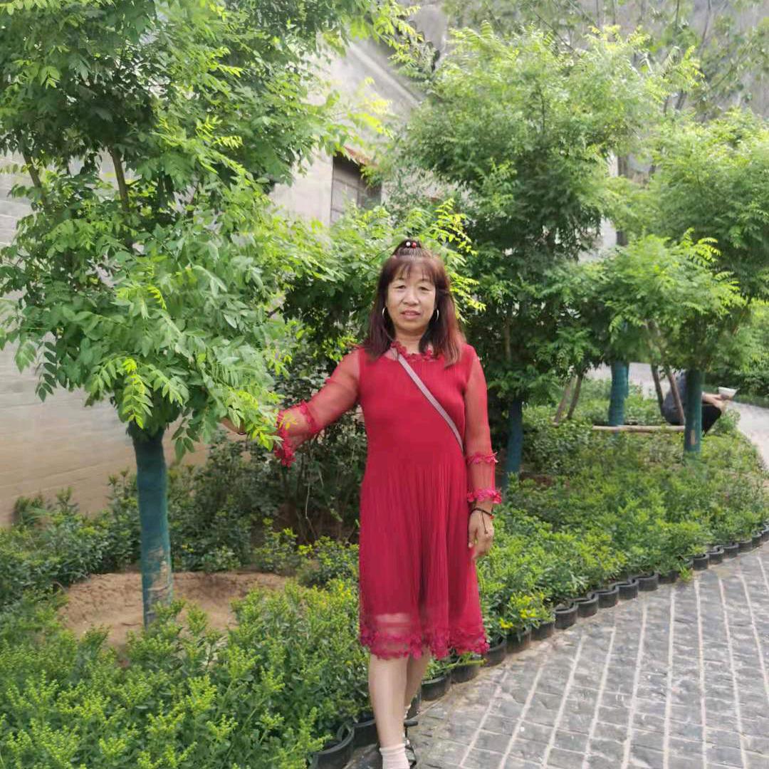 开心快乐的花姐