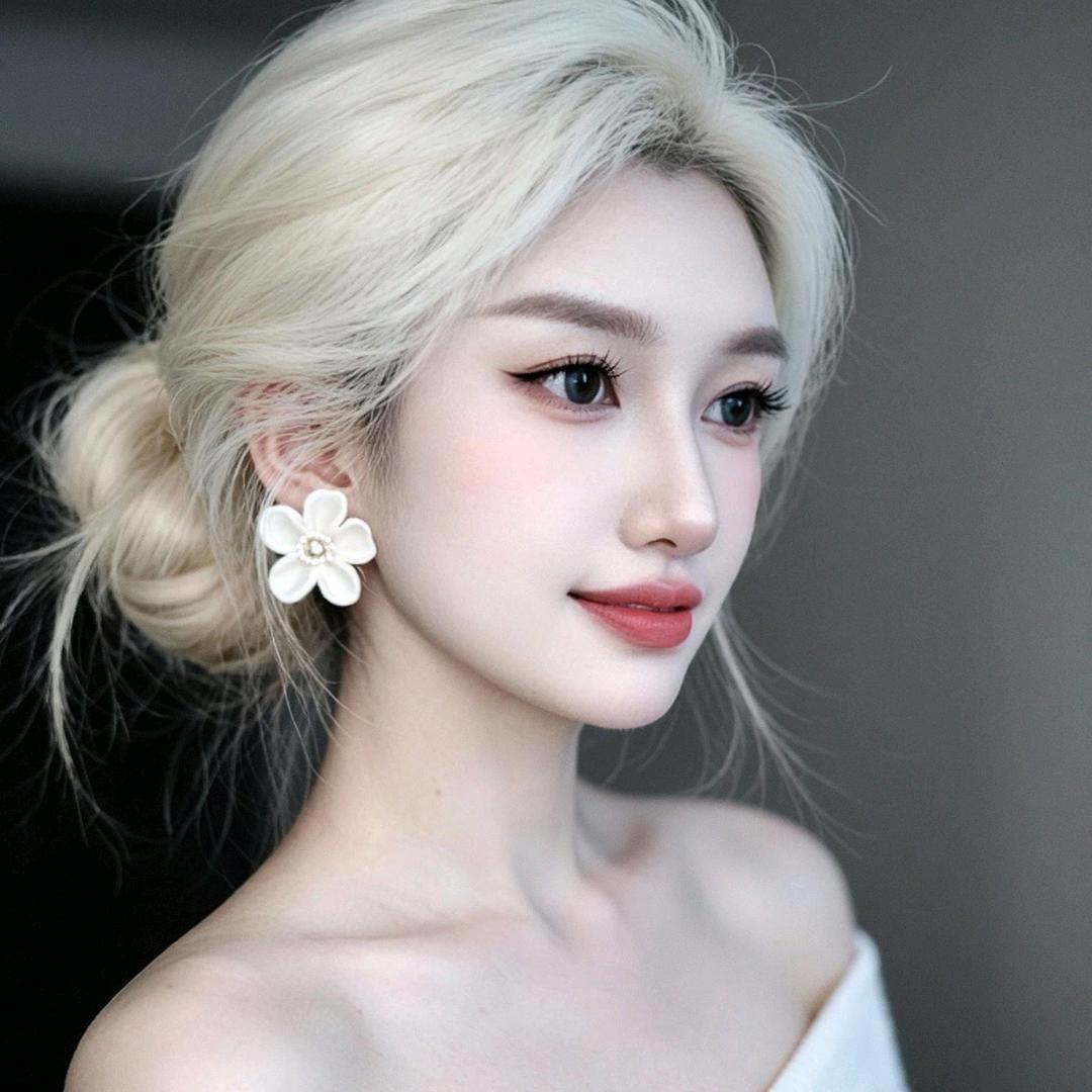 H₍˄·͈༝·͈˄*₎◞ ̑̑h⌓‿⌓