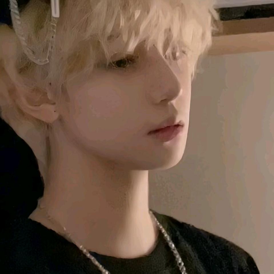 男配角