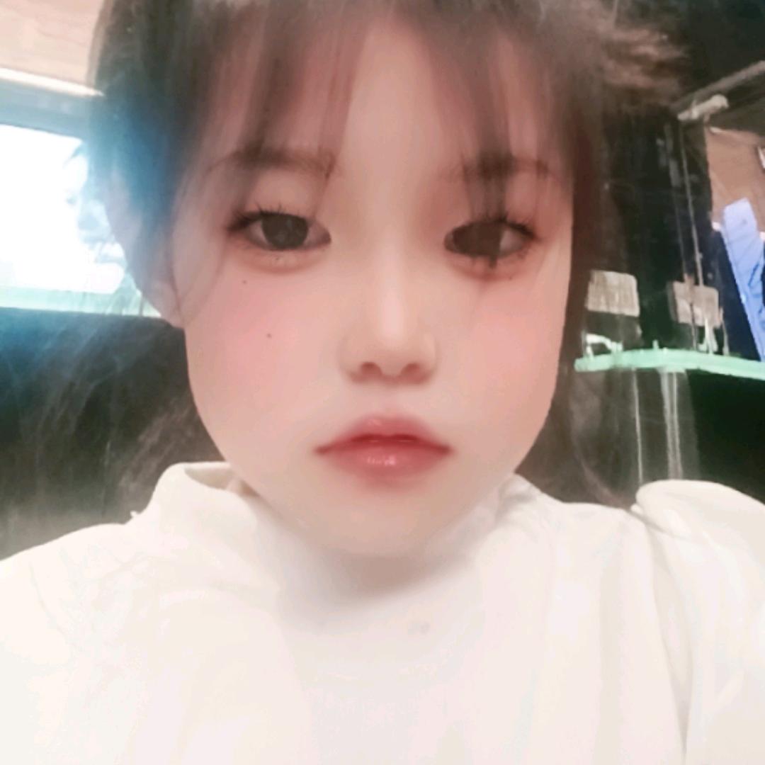 蓝天白云，董治飞