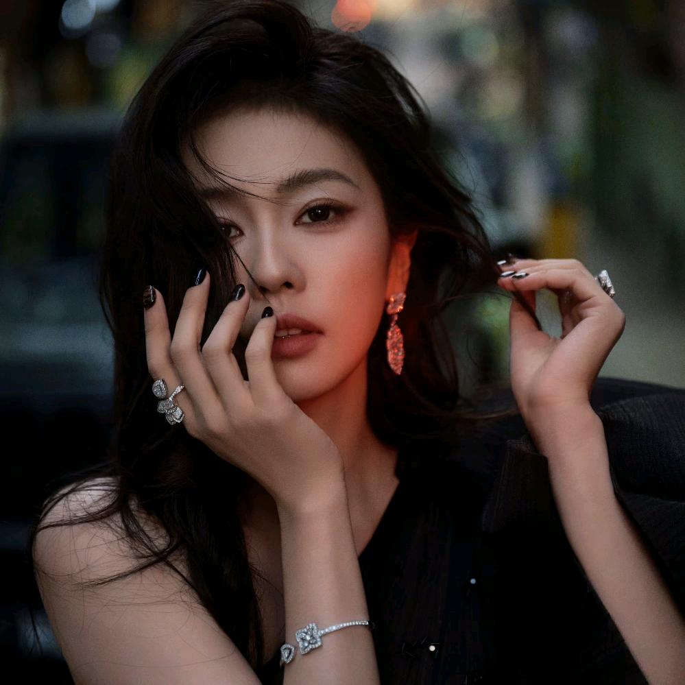 小鹿撞到白梦妍（叛逆中）