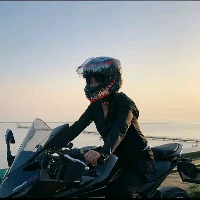 懒懒的蓝❤️