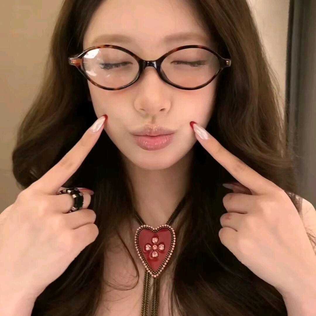 每天都好困ᶻᶻᶻ⌁