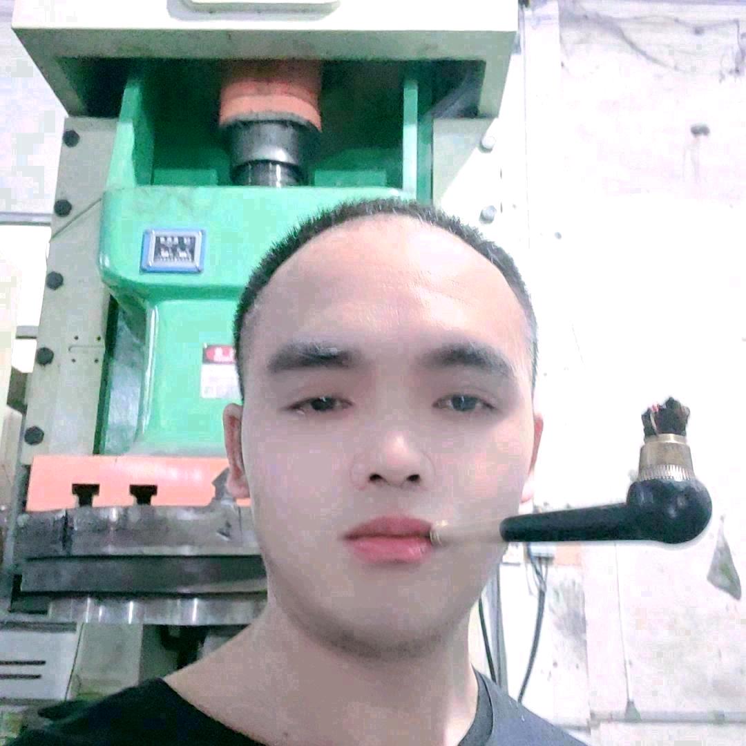 施主单身一个人