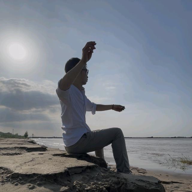 趴在土里看大海