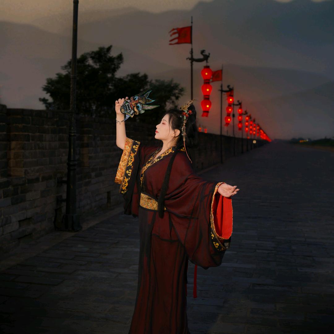 伊伊