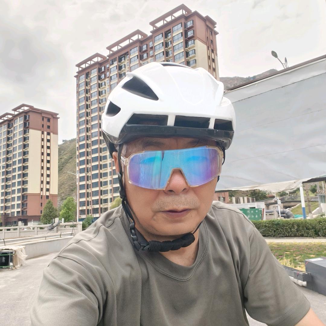 房亚明