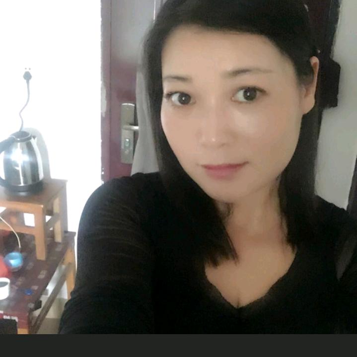 翩翩飞舞