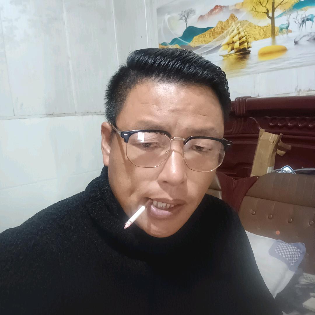 斯文里带点痞性的二哥