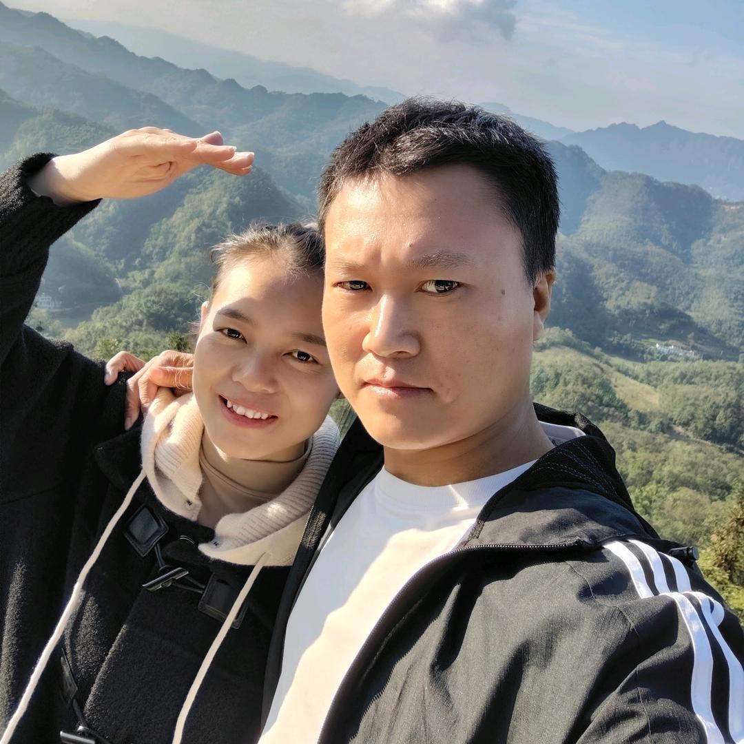 二  丫  头