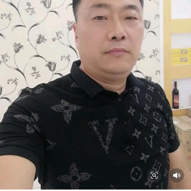 落叶无声。