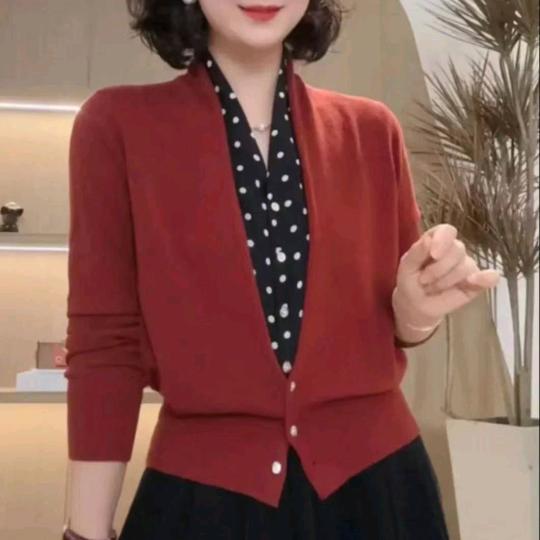 颜寻优雅女装工厂店