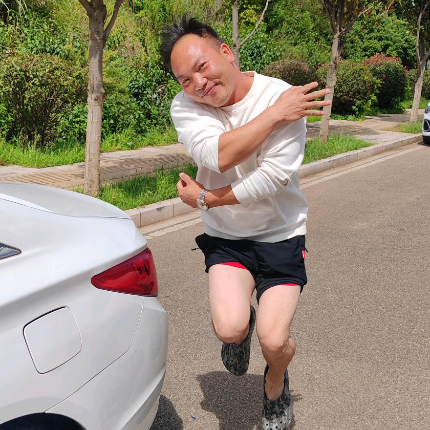 呈贡区张云春二手车销售部