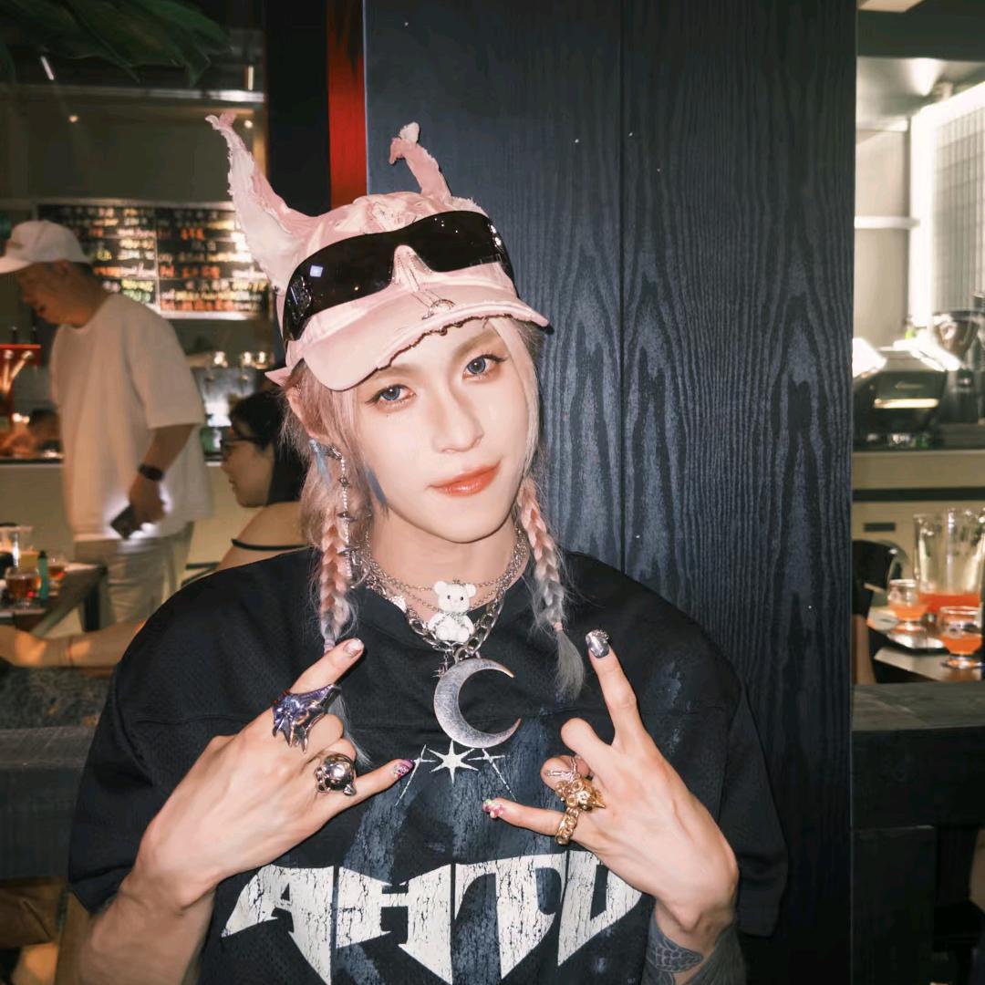 岳岳才不是小女孩