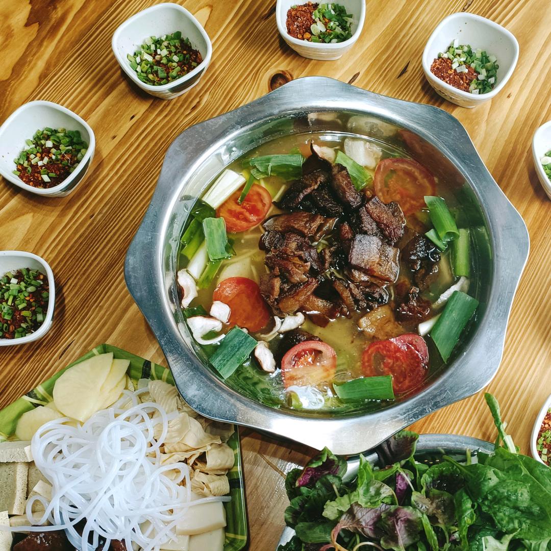 王洪英特色豆米火锅
