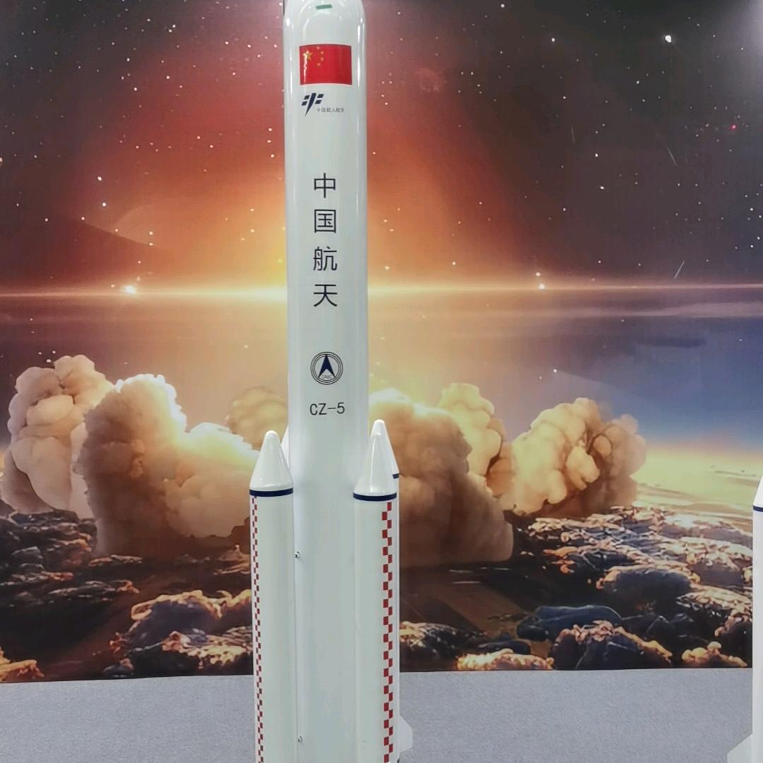 谦柏奕(千百亿)