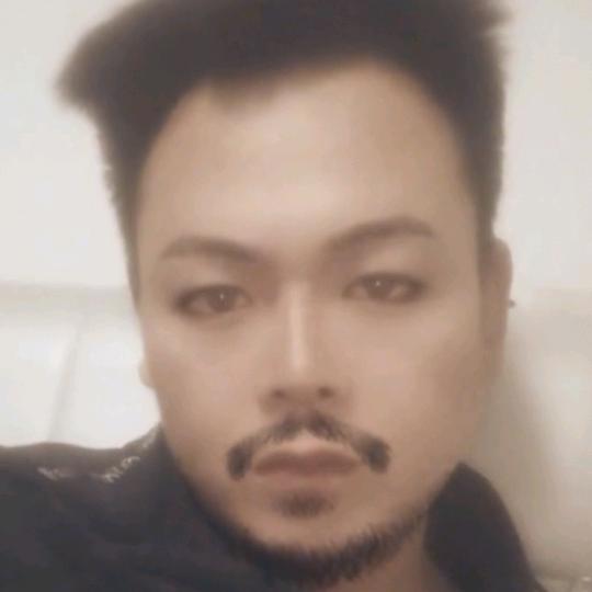 站在房顶喝西北风