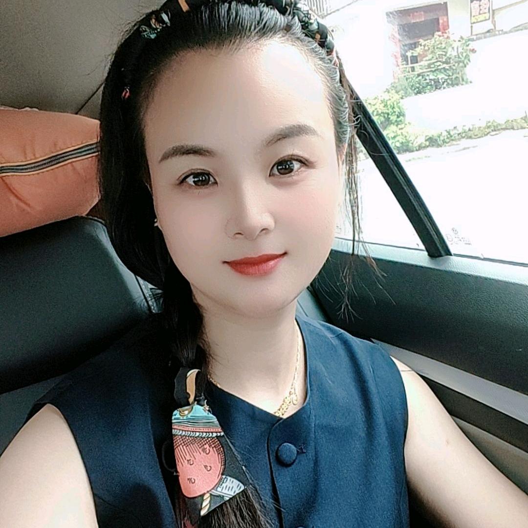 裙摆飞扬