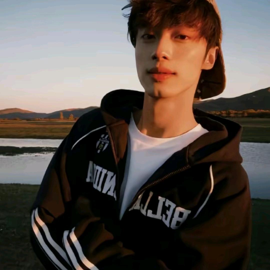 云山雾绕梦故乡