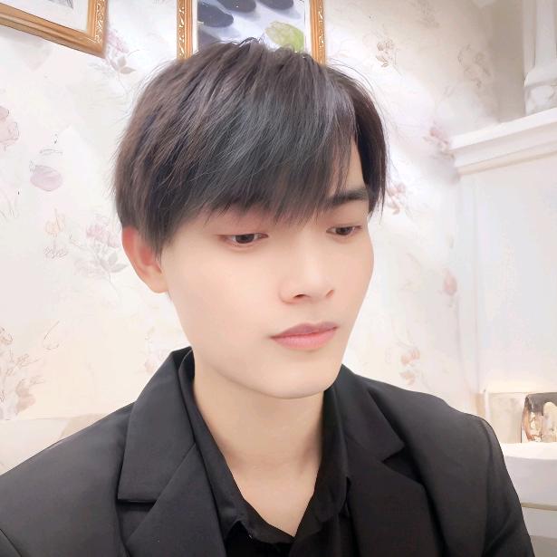 小虎🥭（梦想舞团航少团队）