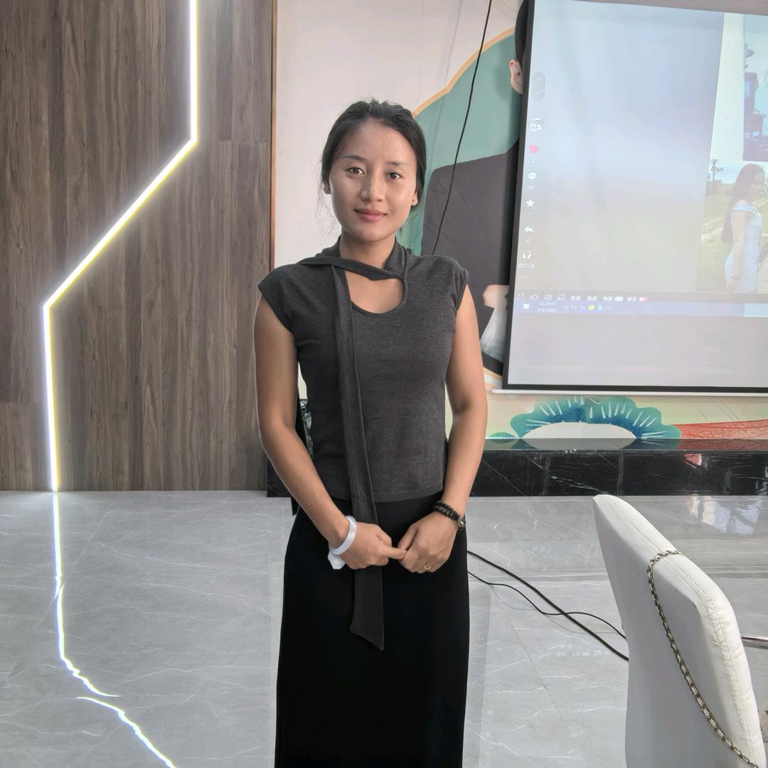 阿琴勤快快