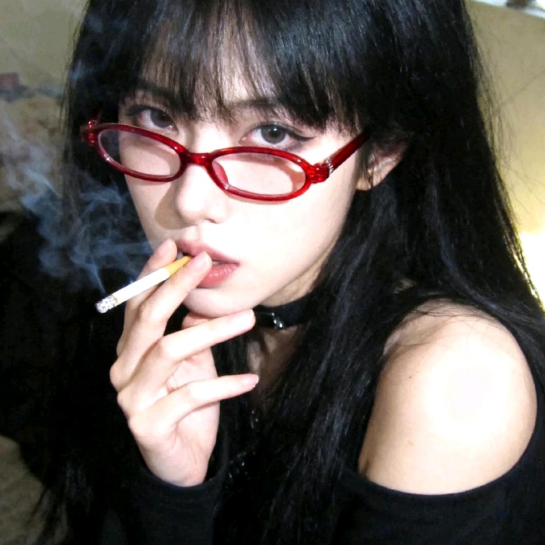 装忧郁被打