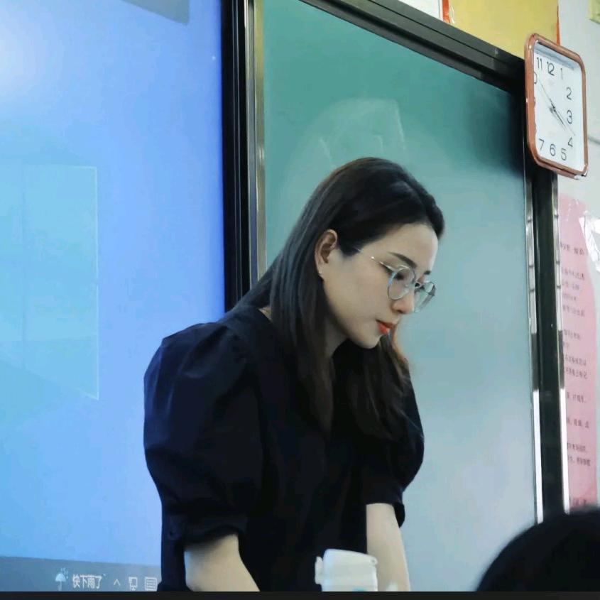 小曹老师👨🏻‍🏫