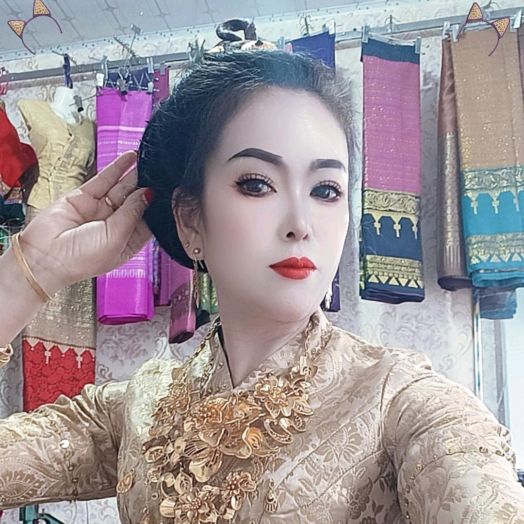 傣族服装店~玉腊问