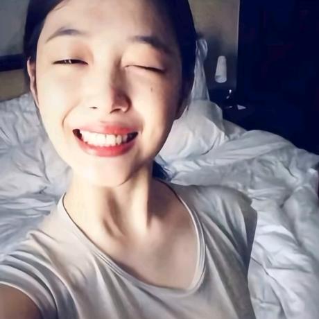 桃酱爱吃汉堡🍔