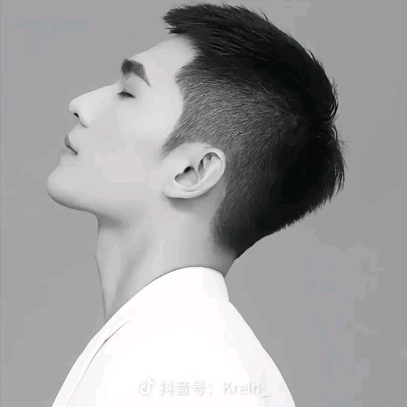 张 万 森