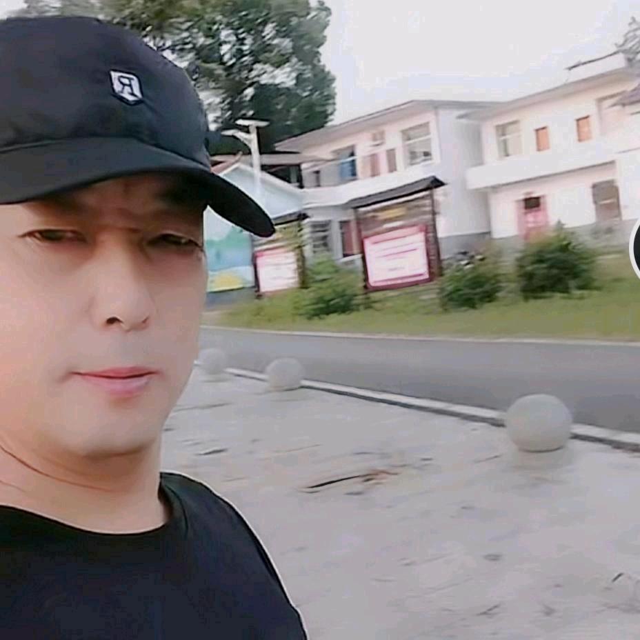 胡宴彰美好幸福。