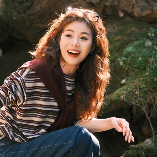 几里与麻(爆款穿搭日记)