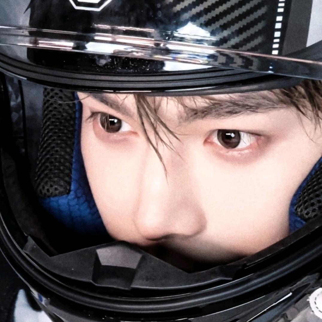 养一只小猫叫小兮