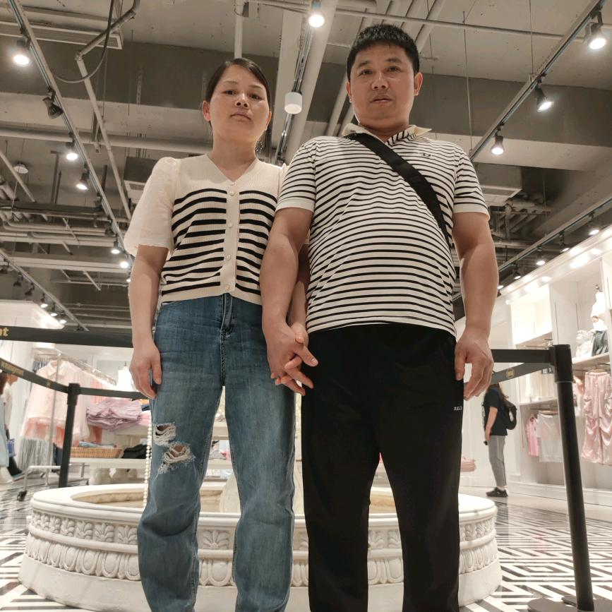 嘉善县万联城四楼黔家婆酸汤牛肉火锅厨师长