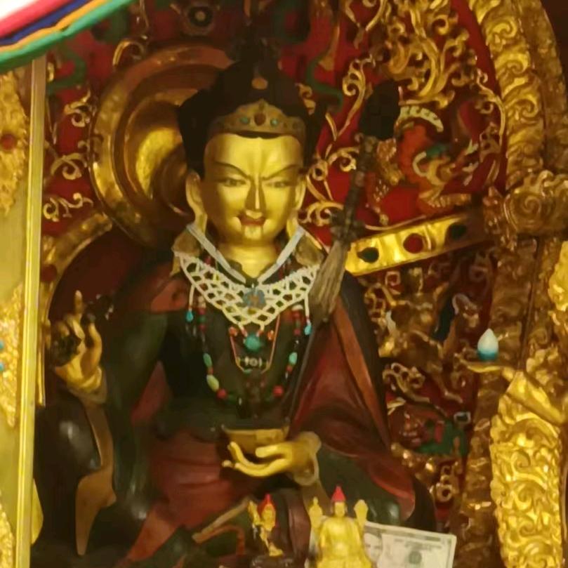 རྨི་ལམ་བུ་མོ། 🌹