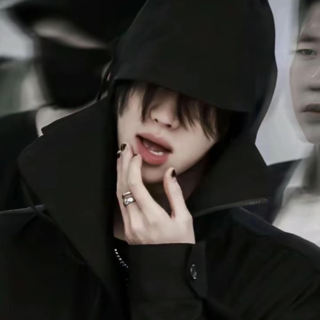 Daisy-한자염（黛西）