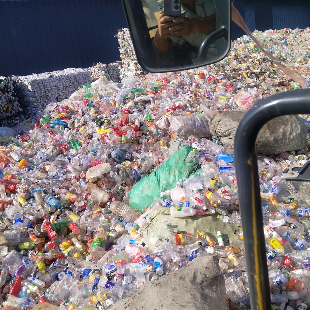 李兰塑料打包站