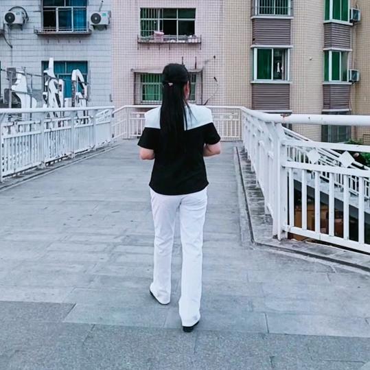 不要回忆。🌹忘掉过去。🌹过好每一天。