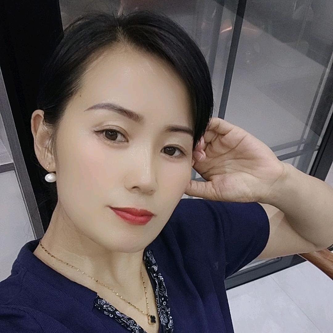 二姐演艺(每晚7点06分开播)