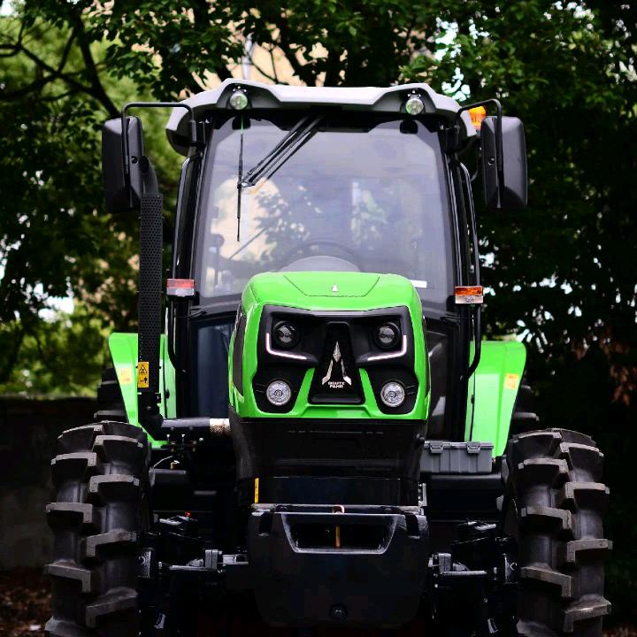 00后植保农机手