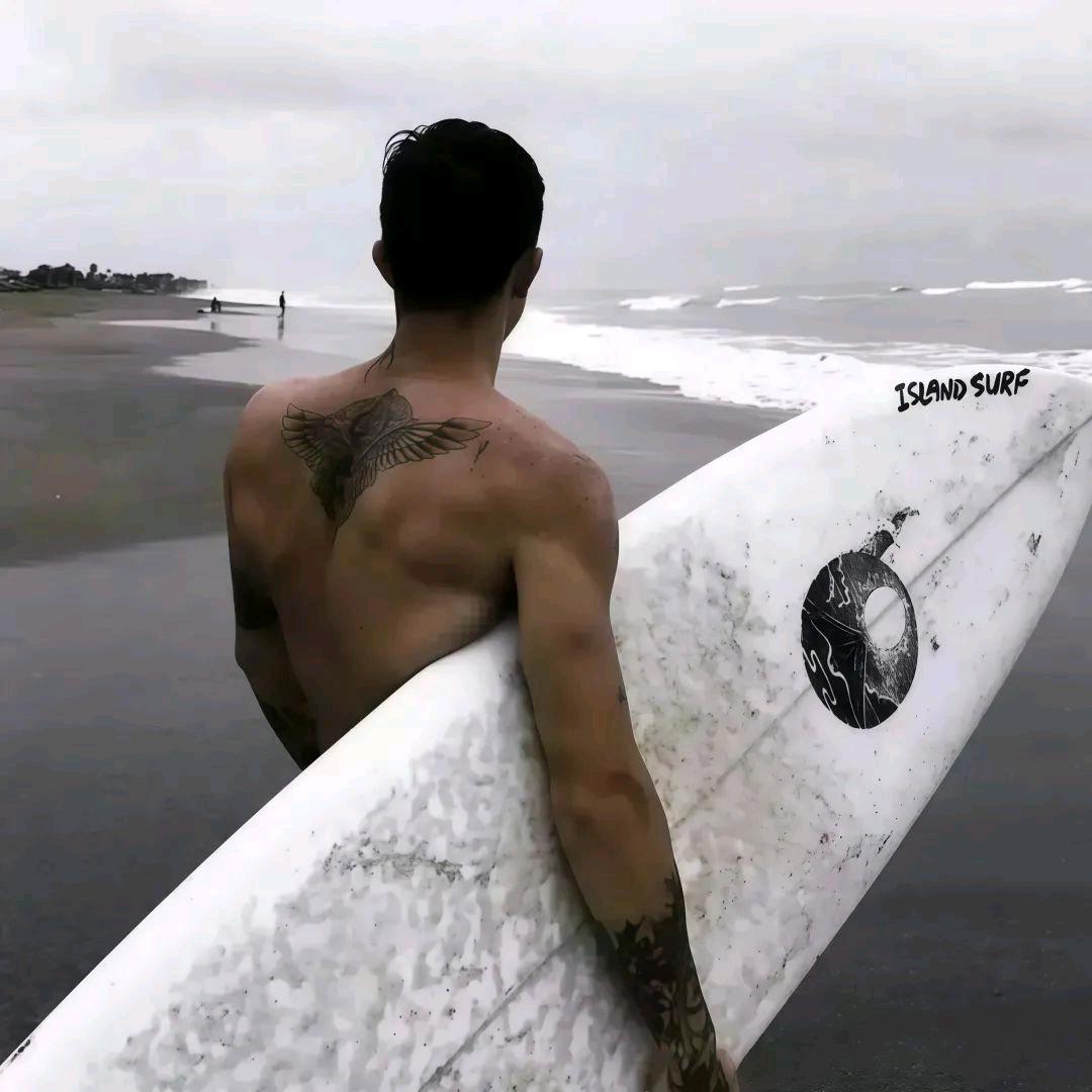 戚承逸