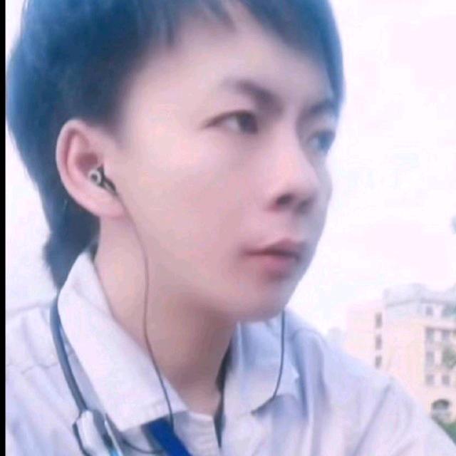 玩抖音合怕小哥