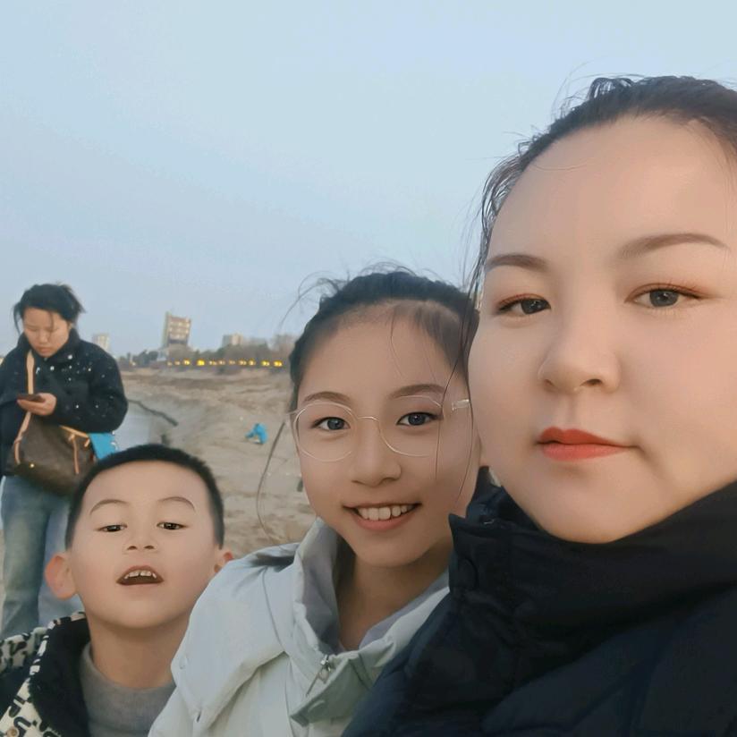 深圳市丽翔星科技有限公司