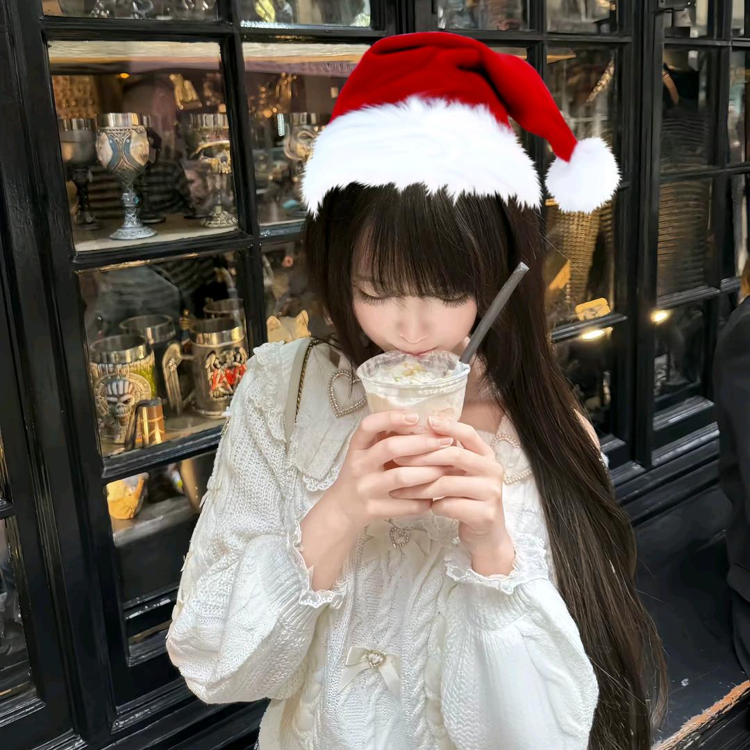 泪色晗 ต